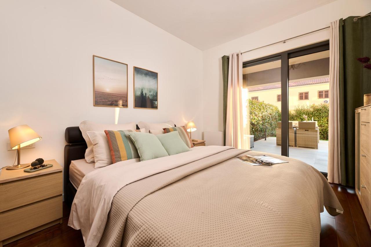 Spada Brand New Apartment With Garden 3 Min From Beach! ポレッチ エクステリア 写真